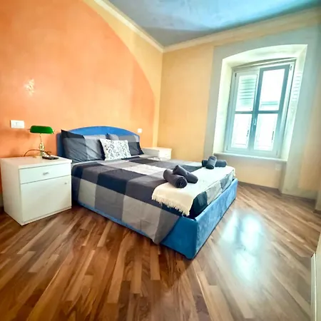 Diaz 10 Apartment