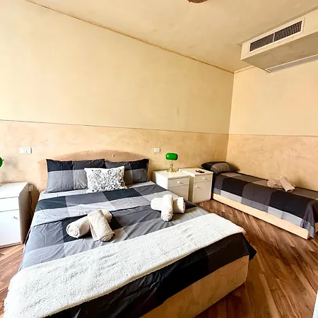 Diaz 10 Apartment